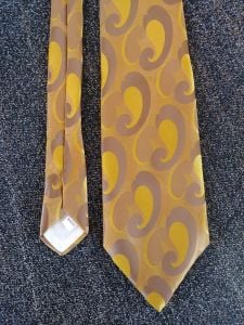 1970s Wide Mod Polyester Brocade Necktie - Fashionconstellate.com