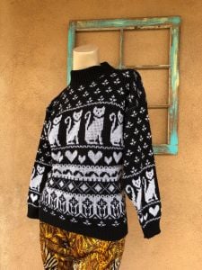 1980s Cat and Hearts Sweater Acrylic Sz S M - Fashionconstellate.com