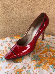 1950s Candy Apple Red Stiletto Shoes US 7M - 8N - Fashionconstellate.com