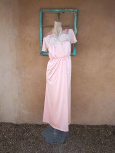 1970s Pink Peignoir Set Nightgown Robe Sz S M