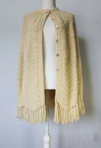 Vintage 1970's Hand Knit Beige Fringe Poncho Cape Free Size - Fashionconstellate.com