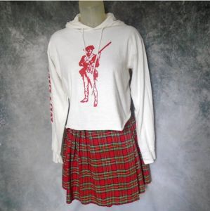 1980s Cropped White Hoodie Long Sleeve Tee Shirt- Class Of '86 - Fashionconstellate.com