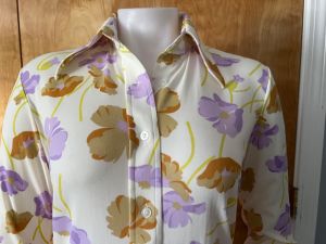 1970s purple floral print blouse  - Fashionconstellate.com