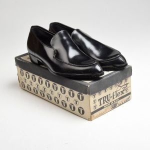 Sz8.5 1960s Black Leather Tru-Flex Loafers Traditional Slip-On Shoe Top Stitched Deadstock
