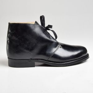 Sz 7 1960s Black Leather Chukka Faux Shearling Lined Boots - Fashionconstellate.com