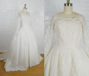 1950s vintage wedding dress . 50s white tulle and lace long sleeve wedding gown with ballgown skirt 
