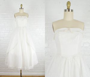 1950s tea length strapless prom dress . white organdy 50s retro wedding gown . xsmall