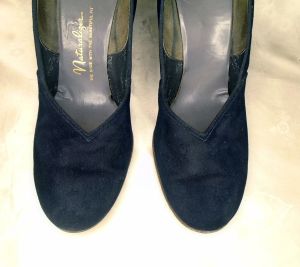 Black Baby Doll Pumps, Minimalist Suede Heels with Sweetheart Vamp, Size 7 Shoes ~ 50s - Fashionconstellate.com