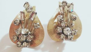 BEAU JEWELS 1950s MCM Gold Metal with Clear Rhinestones Brooch and Earrings Set - Fashionconstellate.com