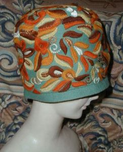 Antique 1920s Flapper Hand Embroidered Helmet Cloche Hat Colorful Excellent Condition