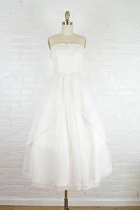 1950s tea length strapless prom dress . white organdy 50s retro wedding gown . xsmall - Fashionconstellate.com