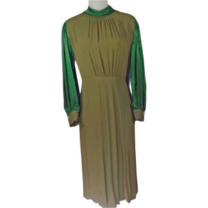 Early 30s Green Dress Amazing Long Bishop Bell Sleeves, Old Hollywood Film Noir - Fashionconstellate.com