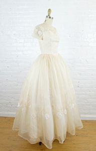 1950s off white ecru silk chiffon and lace wedding . vintage 50s short sleeve ballgown . xsmall - Fashionconstellate.com
