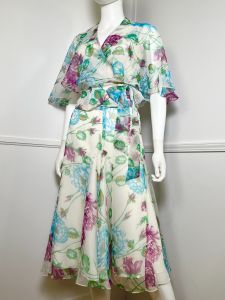 Small | 1970s Vintage Floral Chiffon Wrap Blouse and Skirt Set by The Gilberts for Tally 