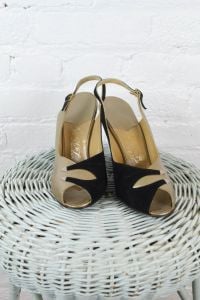 1950s shoes . La Rose black and gold leather peep toe sling back high heel pumps . NOS . 8 1/2 - Fashionconstellate.com