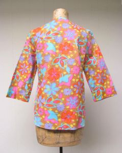 Vintage 1960s Linen Floral Print Blouse, Bright Psychedelic Playmaker Tunic Top, Medium 40'' Bust - Fashionconstellate.com