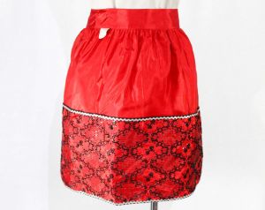 1950s Red Taffeta Apron - Medium Size - Rustling Festive Holiday Style 50s Half Apron 