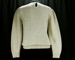 Size 4 Pullover - 1980s Beige Woolly Sweater with Daisies - Small Long Sleeved 80s Spring Top - Gray - Fashionconstellate.com