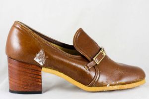 FINAL SALE Size 6 Brown Shoes - Faux Leather Pumps - Metal Bits - Unfortunate Condition - 6M Retro 