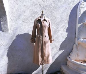 Vintage 70s Trench Coat, Size M, Classic Khaki Rain Jacket, Fitted Beige Raincoat