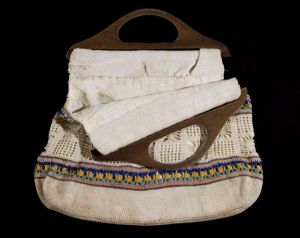 1940s Crochet Purse - WWII Era Accessories - 40s Arts & Crafts Hand Crocheted Bag  - Fashionconstellate.com