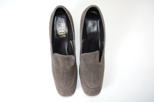 Vintage 1960s - 1970s Gray Suede Chunky Mod Pilgrim Heels by Vogue | 6A - Fashionconstellate.com