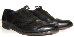 Vintage Florsheim Wingtip Shoes | Black Leather Brogues Oxford Leather | Men's size 10 D - Fashionconstellate.com