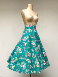 Vintage 1950s Asian Novelty Print Circle Skirt, Green Quilted Cotton Skirt, Mid-Century Rockabilly  - Fashionconstellate.com