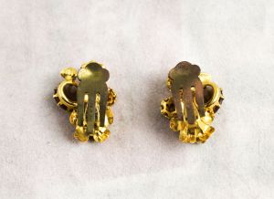 Glam 1950s Earrings - Filigree Flower Clip Ons by 'Mistar Bijoux' - Goldtone Metal & Citrine - 50s  - Fashionconstellate.com