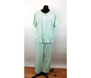 1960s pajamas nylon mint green with lace pockets and collar Elastic waist Size L
