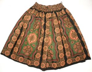 50s Printed Full Circle Skirt | Davis & Catterall Print | 26'' Waist | 102'' - Fashionconstellate.com