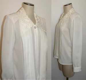80s White Tuxedo Pleat Blouse | Vintage Romantic LACE Collar | Fits S