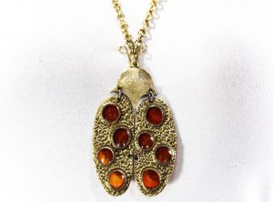 70s Pendant Necklace - Novelty Ladybug Design with Jointed Moveable Parts - Goldtone Metal Insect - Fashionconstellate.com