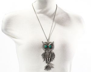 Feathered Friend Owl Pendant Necklace - 1970s Large Animal Novelty - Big Green Eyes - Flexible