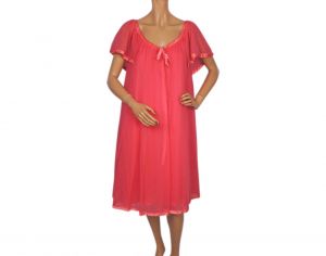 Vintage 1960s Nightgown and  Peignoir -  Shocking Pink Nylon by Louis Jean - Size M - Fashionconstellate.com