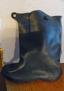 Vintage 1950s Women's Stretch Pull-on Rubber Boots Galoshes Black Overshoes Made in USA | Size Small - Fashionconstellate.com