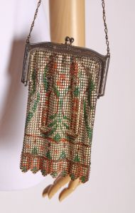 1920s Cream Off White Floral Flower Print Metal Mesh Purse by Whiting and Davis Co. - Fashionconstellate.com