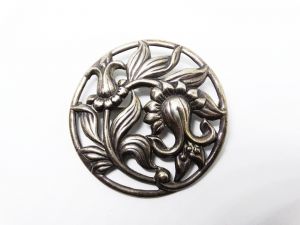 Vintage 1930s Sterling Silver Round Vining Flower Brooch Art Nouveau Revival Style