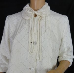 Vintage 60s Robe Quilted Off White with Gold Lurex Housecoat by Evelyn Pearson - Fashionconstellate.com