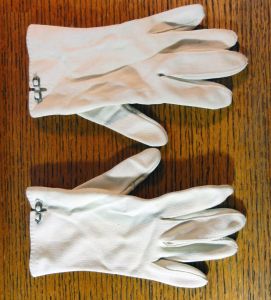 Vintage 1960s Ladies Gloves Off White Beige Cotton Buckle Trim 60s Mod Dress Gloves - Fashionconstellate.com