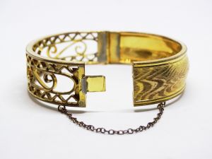 1960s Gold 10 Karat Gold Filled Open Work Lattice Hinged Bangle Bracelet - Fashionconstellate.com