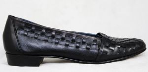 Size 6.5 Leather Shoes - Boho Black Huarache Style Design - 1990s Nearly Navy Blue Woven Lattice  - Fashionconstellate.com