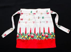 Small Christmas Apron - 1950s Holiday Novelty Print - Cute Candles 50s Housewife - International