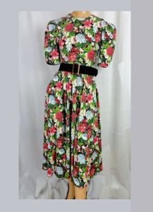 Vintage 1980s Dress Red and Black Floral Print Full Skirt Puffy Sleeves by Expo | XS - Fashionconstellate.com