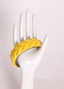1950s Bakelite Look Plastic Creamed Corn Carved Metal Insert Bracelet