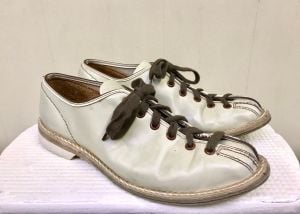 Vintage 1960s Bowling Shoes, 60s Bone Leather Flats, Beige Mid Century Athletic Shoes, Women's US 6B