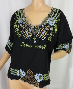 Vintage 1970s Blouse Floral Embroidered Mexican Cotton Tunic Top Ethnic Boho Hippie Peasant Blouse - Fashionconstellate.com