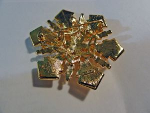 Monet Snowflake Brooch 80s Large Chunky Gold-Tone Crystal Rhinestone Christmas Holiday Pin - Fashionconstellate.com