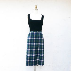 50s Wool Skirt, Size M Pendleton Pencil Skirt in Kennedy Tartan Plaid - Fashionconstellate.com