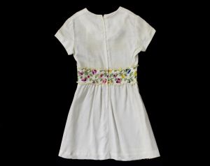 Size 8 10 Girls Summer Dress - 1960s Short Sleeved White Linen Look with Colorful Embroidered Pansy  - Fashionconstellate.com